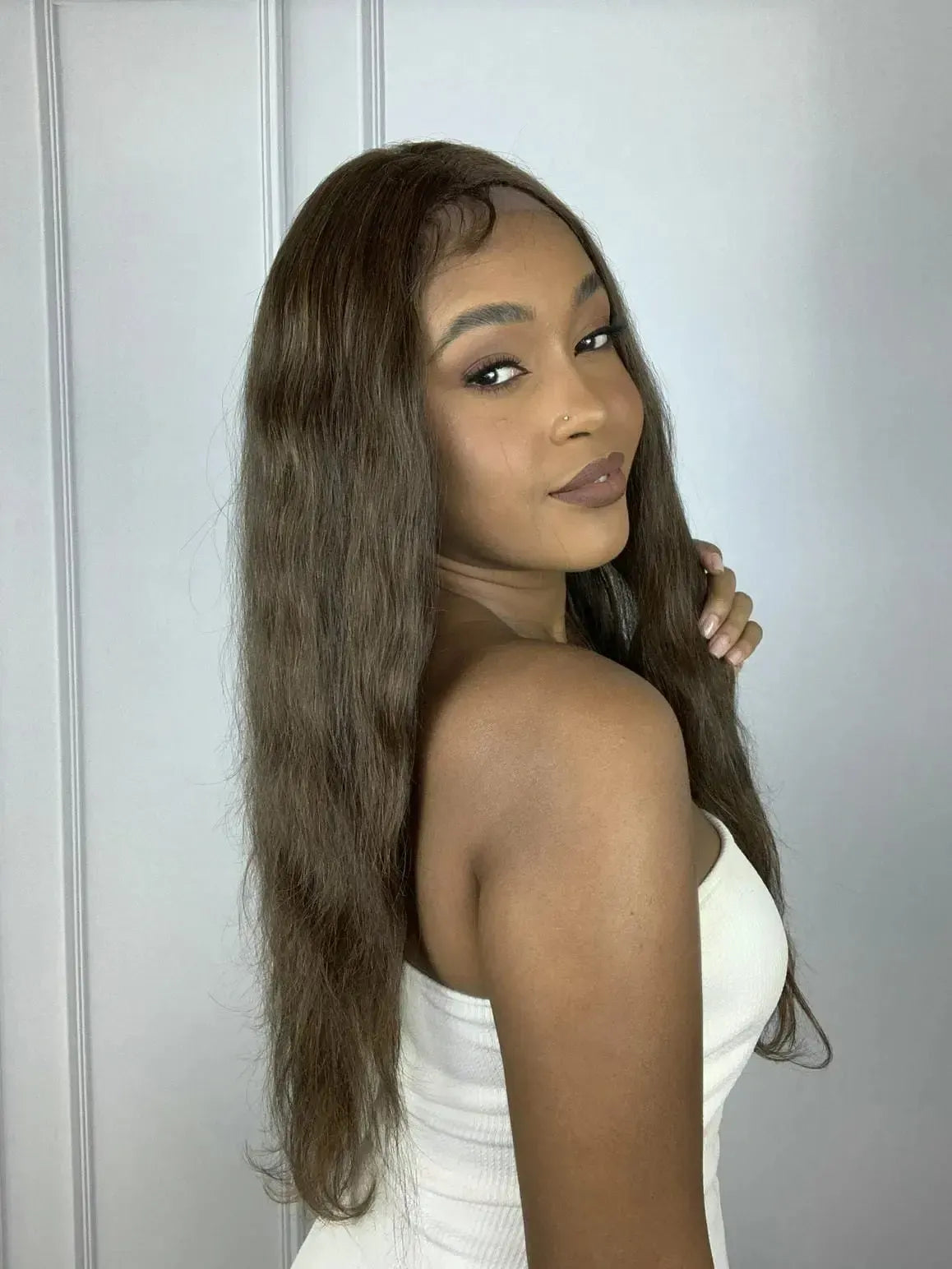 Lace Front Bianca Castanho com Mechas Ondulada (Human Hair Blend)