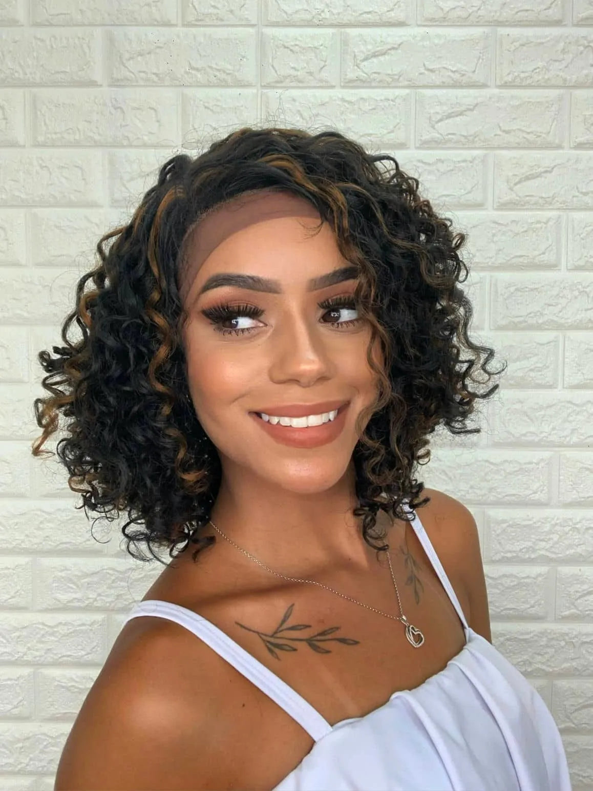 Lace Front Bio Fibra Cacheada Rapunzel Preta com Luzes