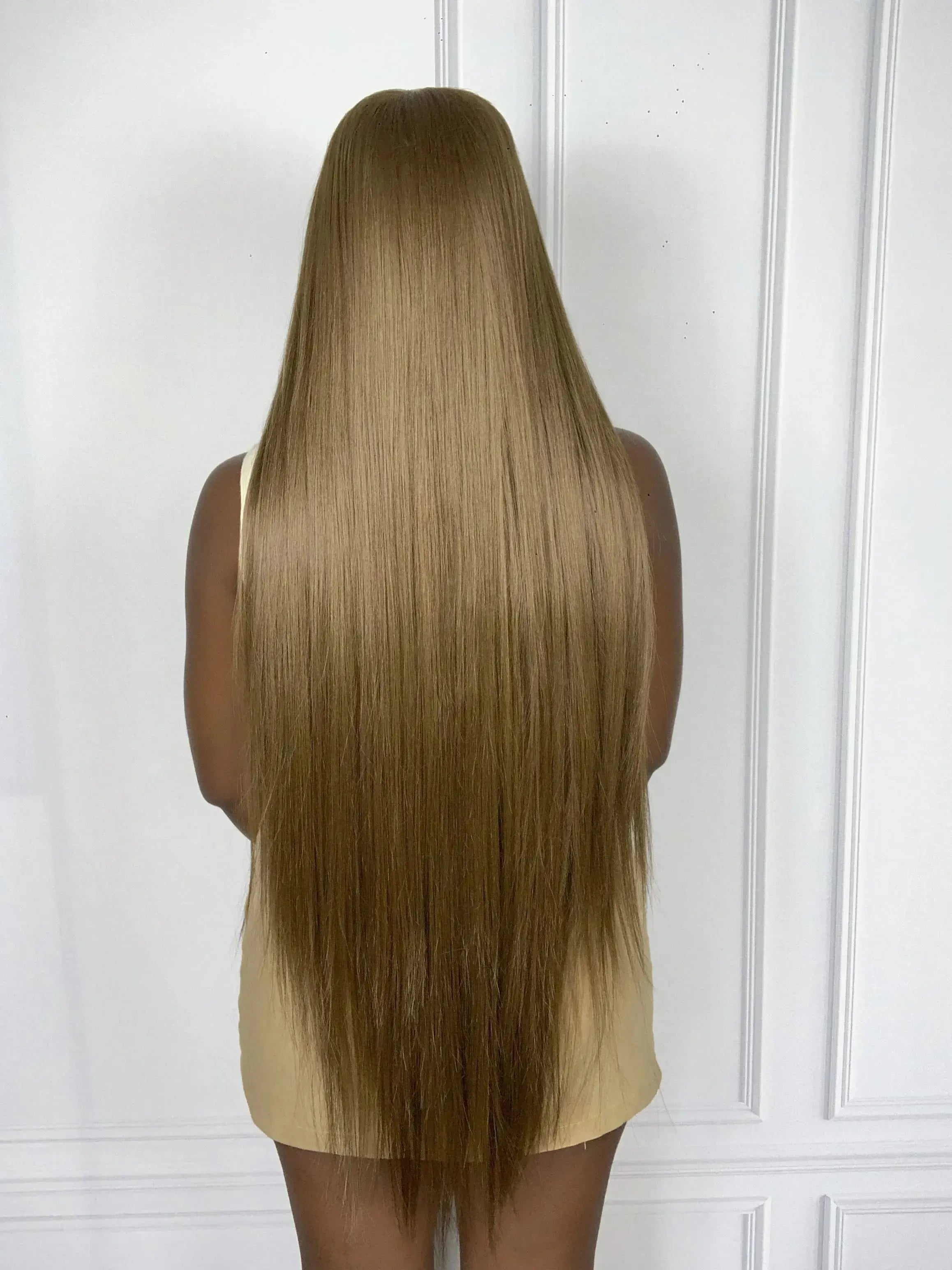 Lace Front Britany Castanha 30W Longa Premium 105cm