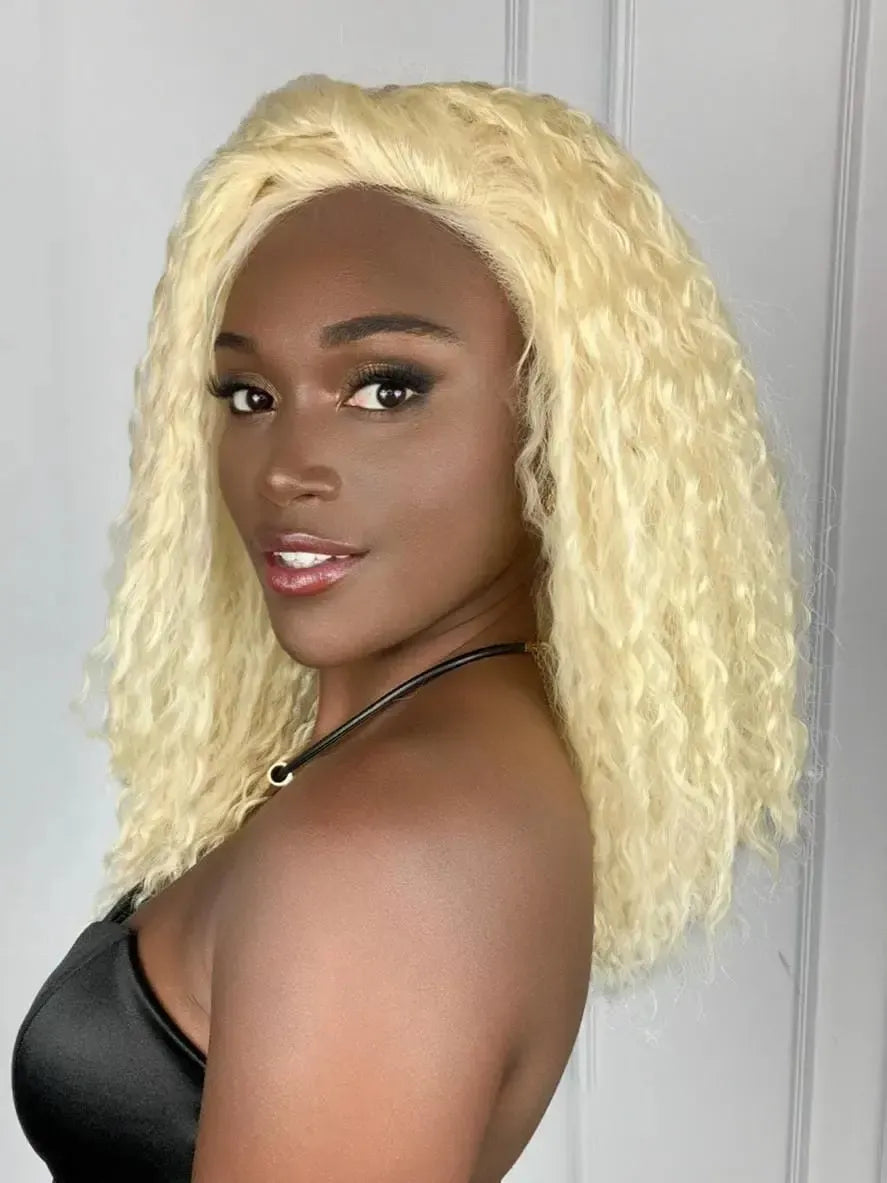Lace Front Cacheada Loira Missouri - It's a Wig (Gringa)