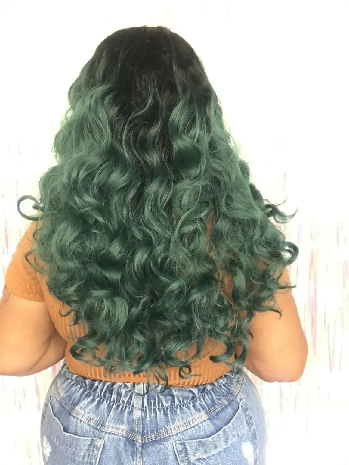 Lace Front Dezinia Verde com Raiz Preta Ondulada Cachos 65cm - Repartição Livre 13x3