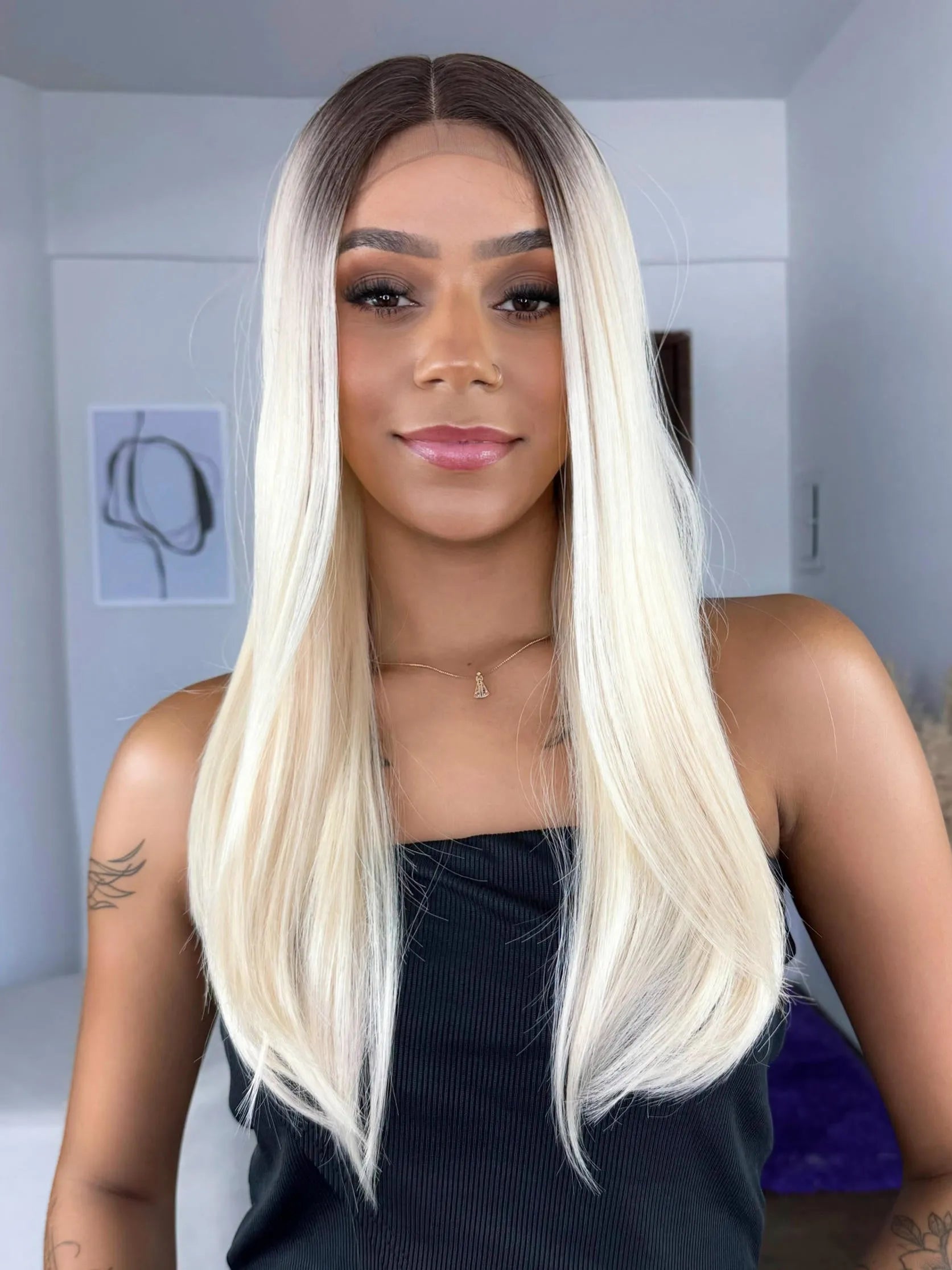 Lace Front Erica Loira com Raiz Castanha Media