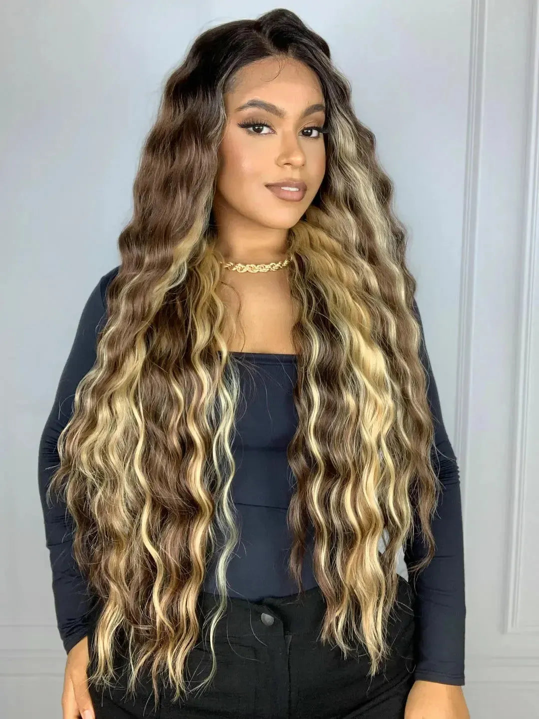 Lace Front HD Gianna Castanho com Luzes 26J Ondulada - Repartição Livre 13x4