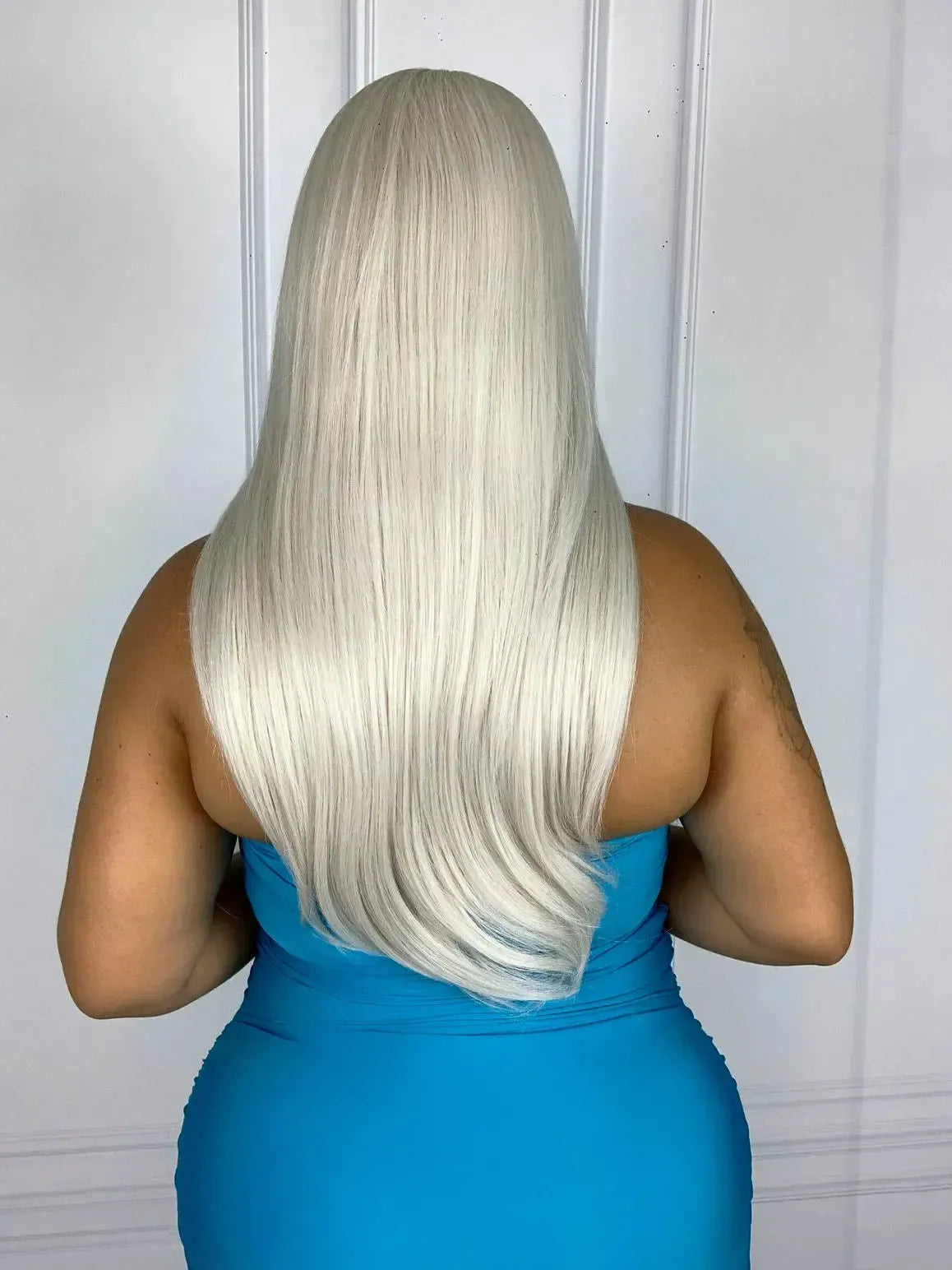 Lace Front HD Valentina Loira Platinada 65cm - Repartição Livre 13x4