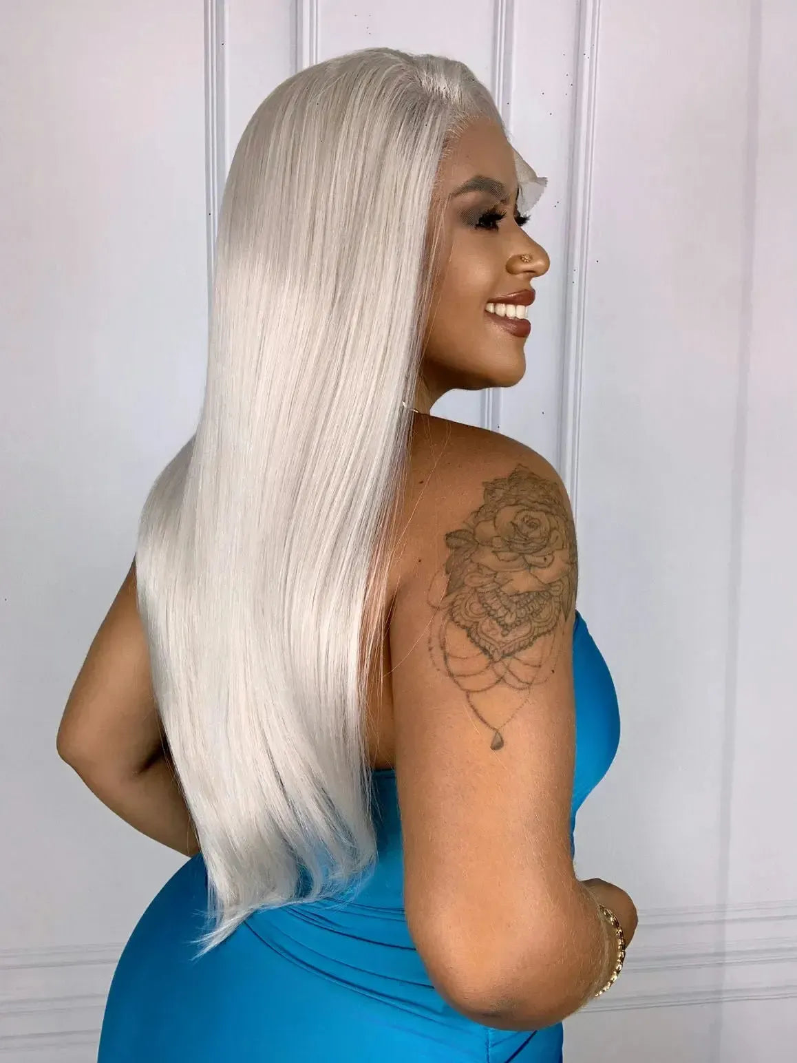 Lace Front HD Valentina Loira Platinada 65cm - Repartição Livre 13x4