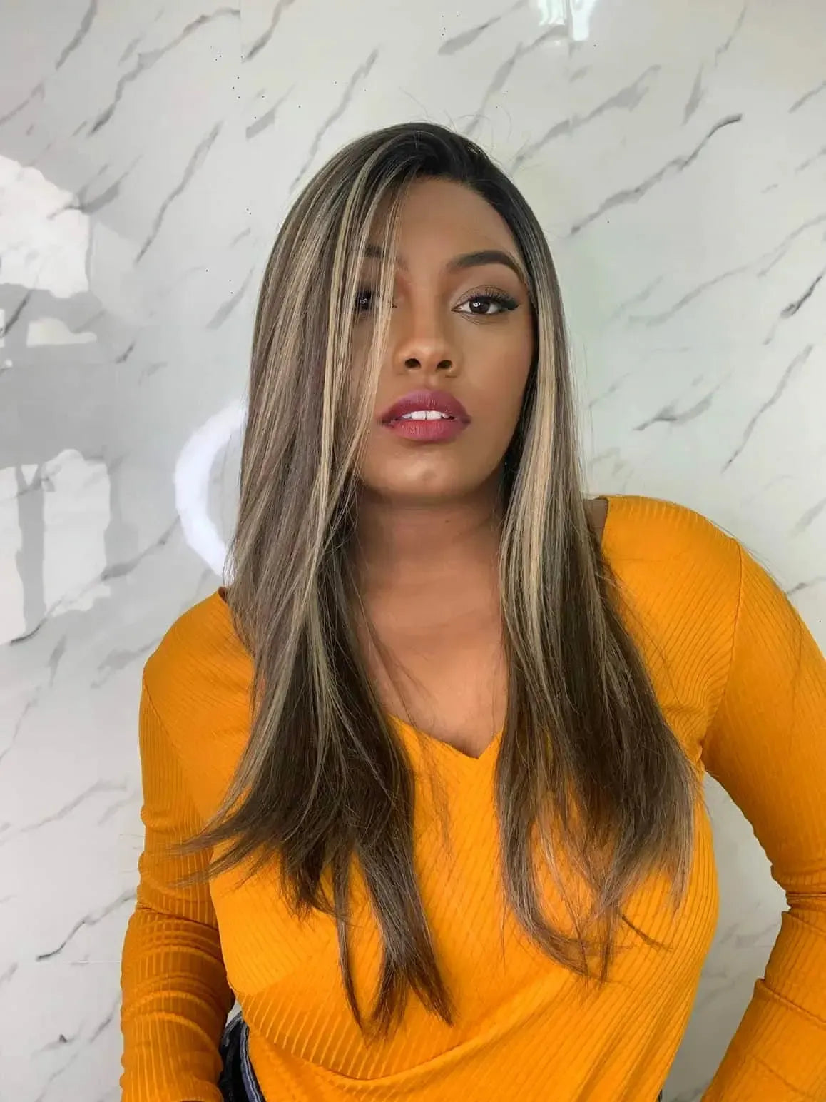 Lace Front Sonia Tela HD Preta com Luzes 26R - Repartição Livre 13x6