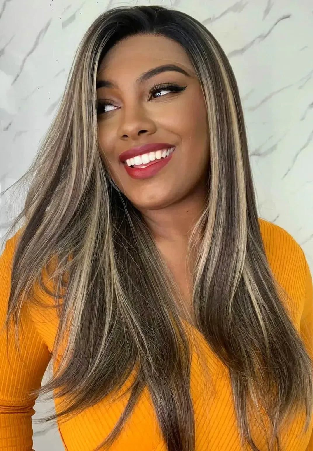 Lace Front Sonia Tela HD Preta com Luzes 26R - Repartição Livre 13x6