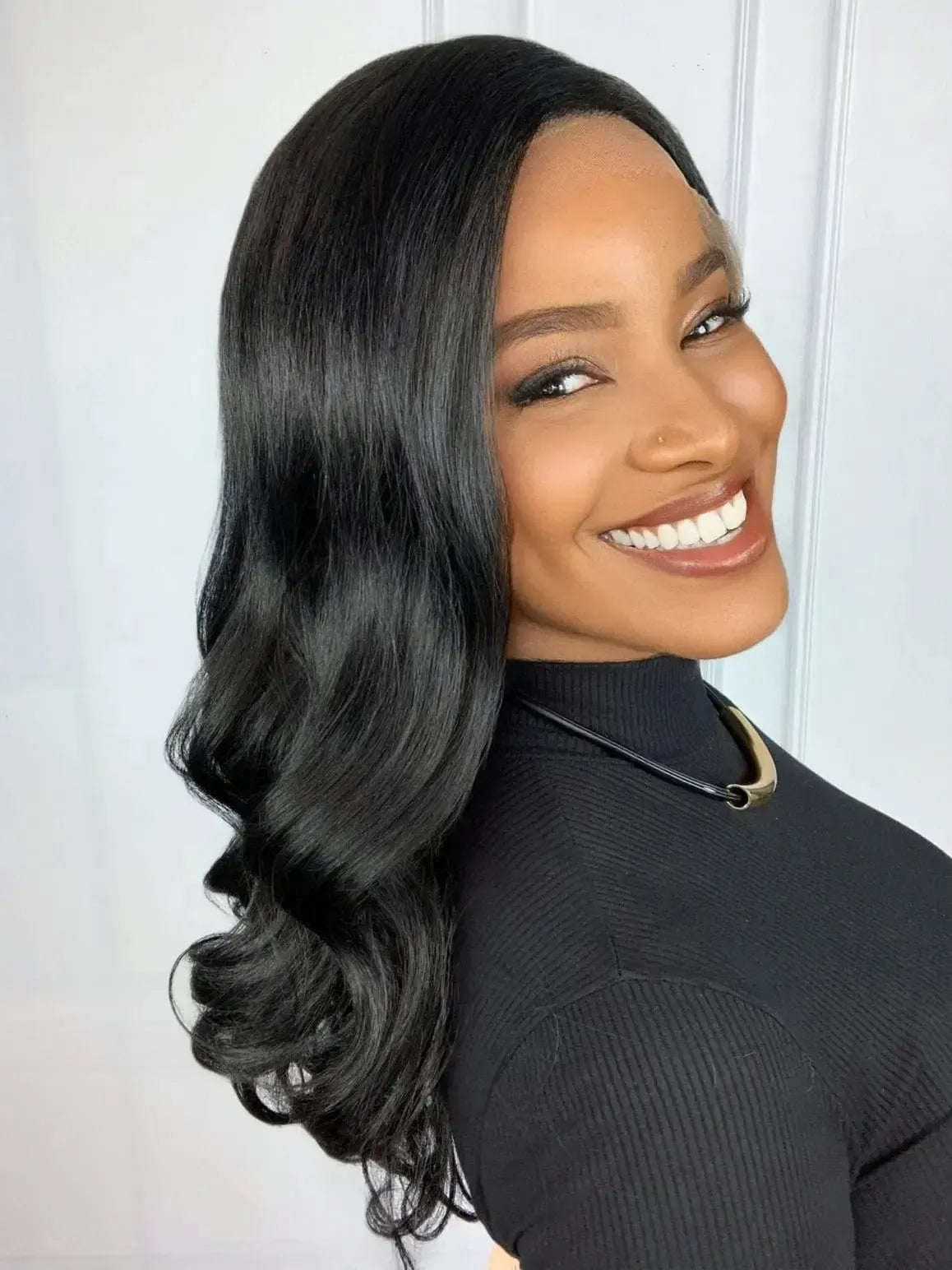 Lace Front Tela HD Zephany Preta Ondulada