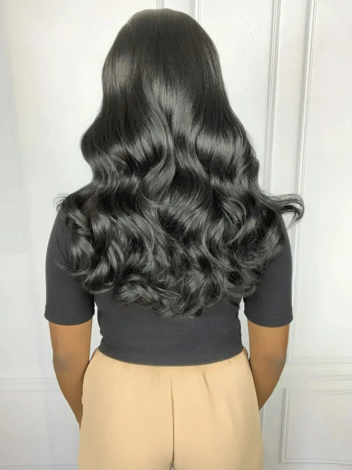 Lace Front Tela HD Zephany Preta Ondulada