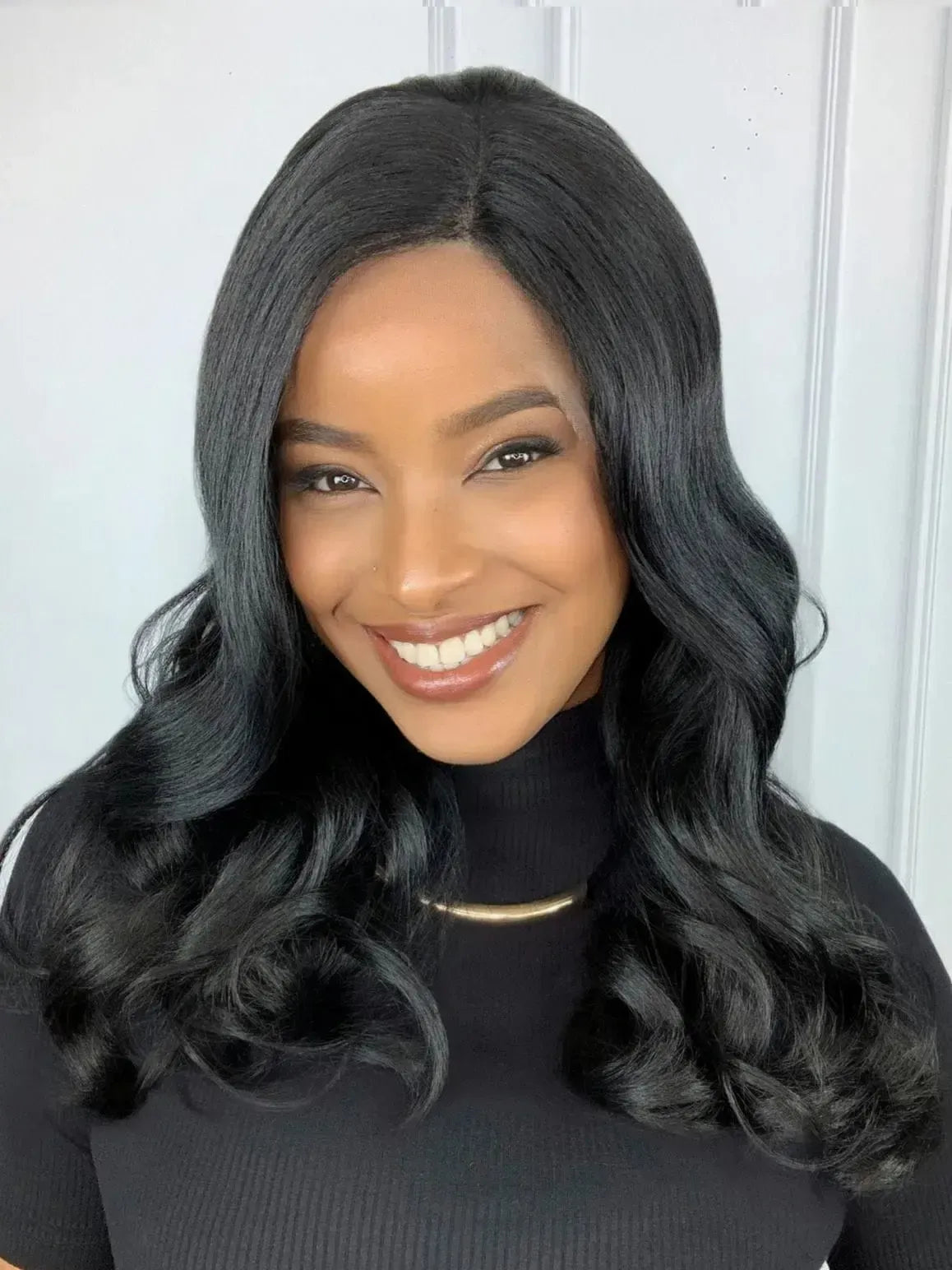 Lace Front Tela HD Zephany Preta Ondulada