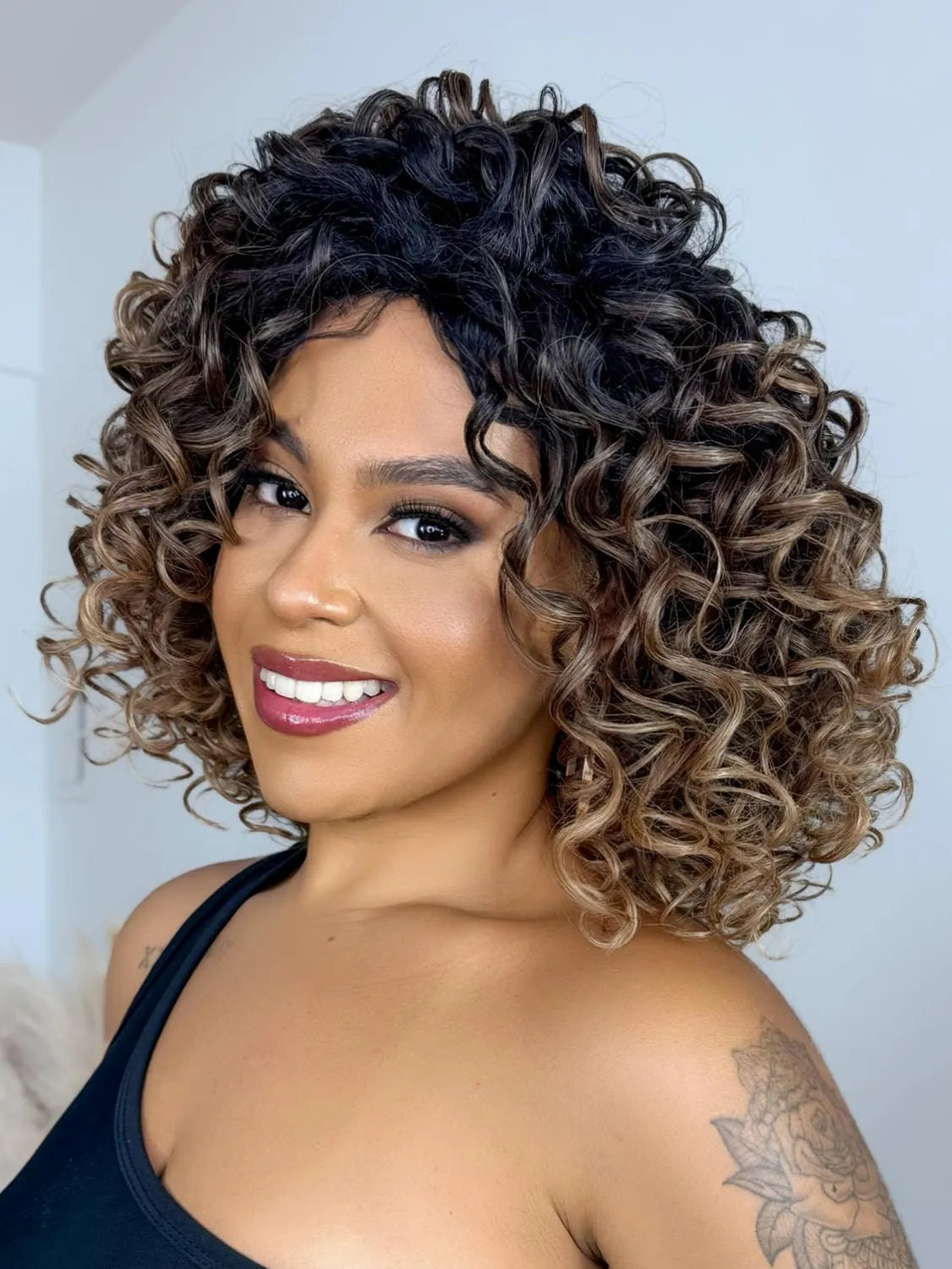 Peruca Kailane Castanho Cacheada 8/30 Bio Fibra