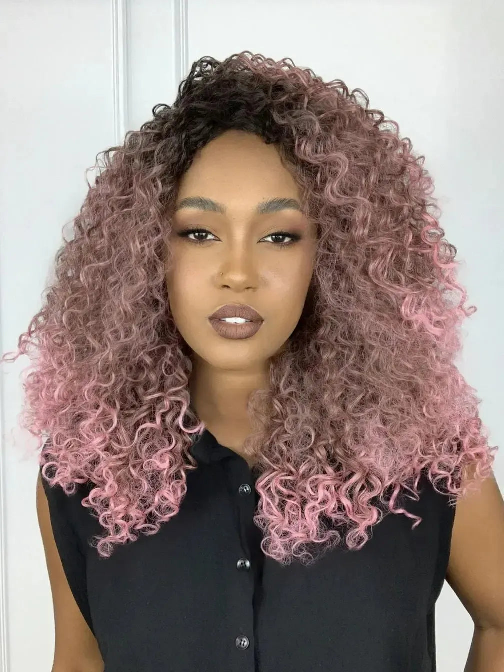 Peruca Rubby Rosa Raiz Castanha Cacheada