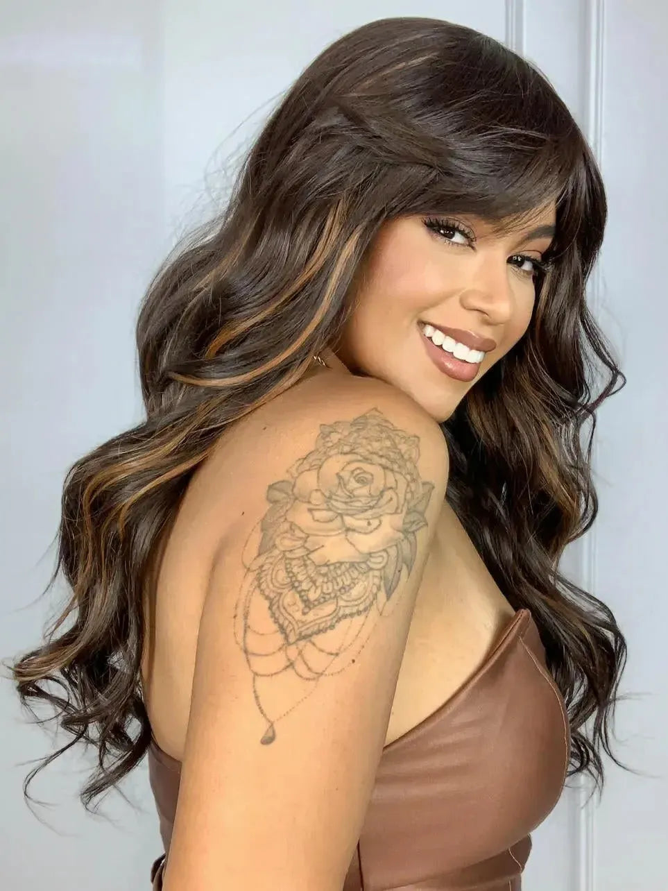 Peruca Tamara Castanho com Luzes Franja Ondulada