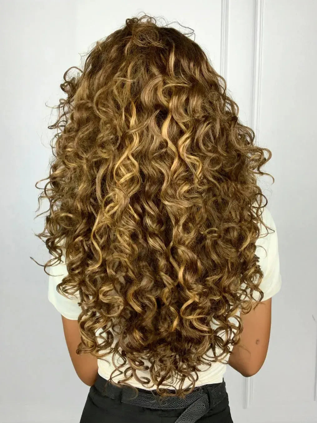 Peruca Wig Baya Cacheada Castanha Luzes 33/22