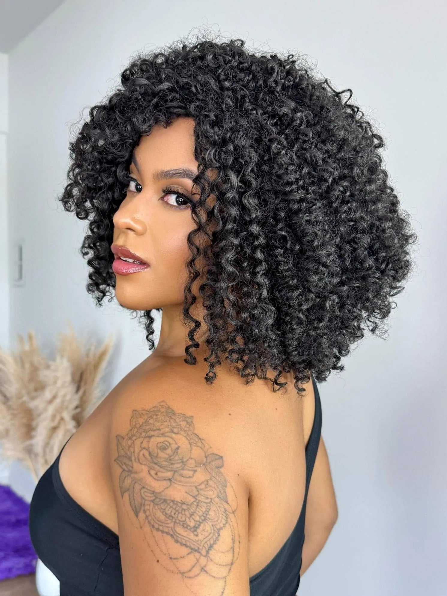 Wig Isaura Castanho Escuro Cacheado