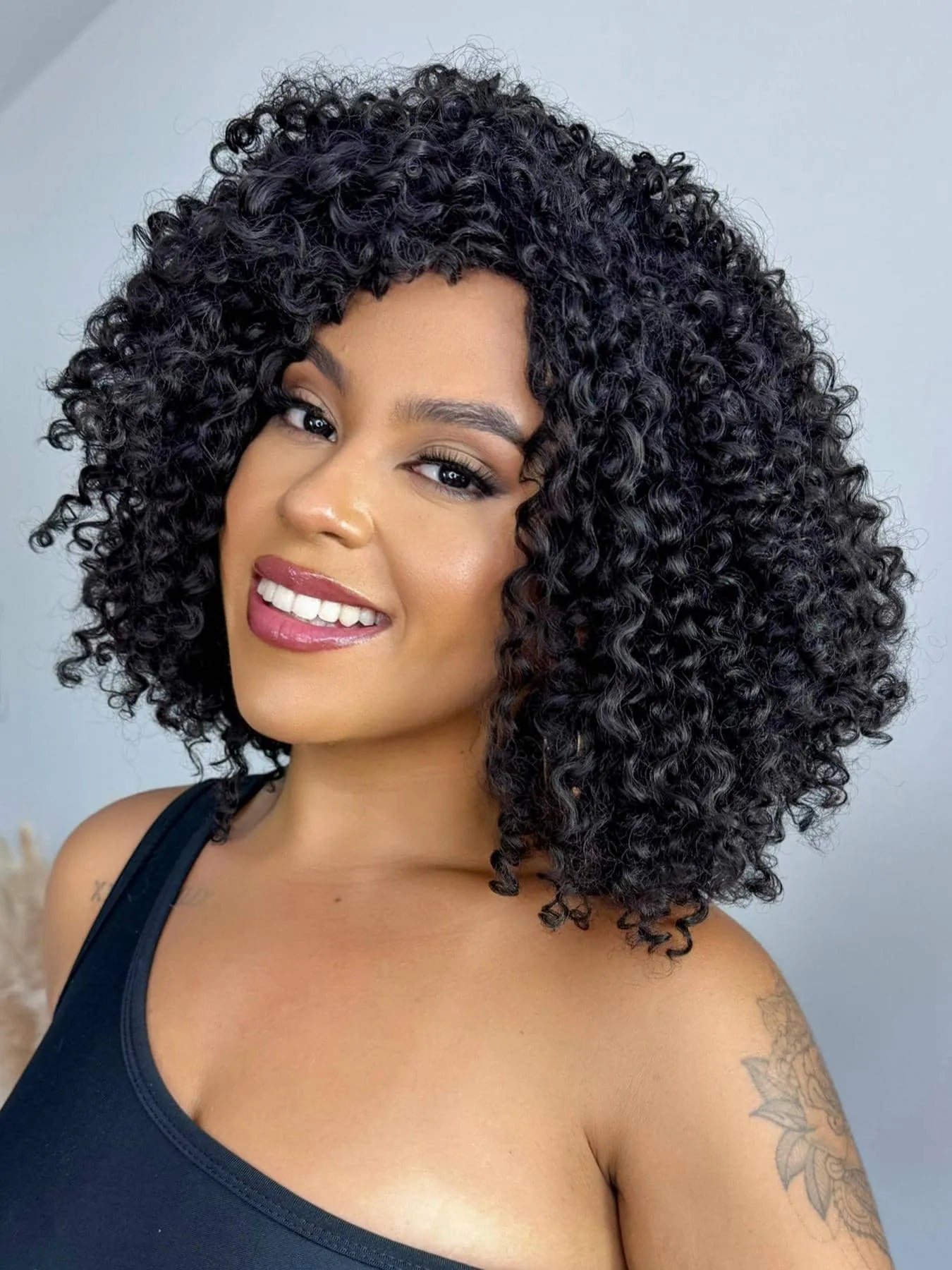 Wig Isaura Castanho Escuro Cacheado