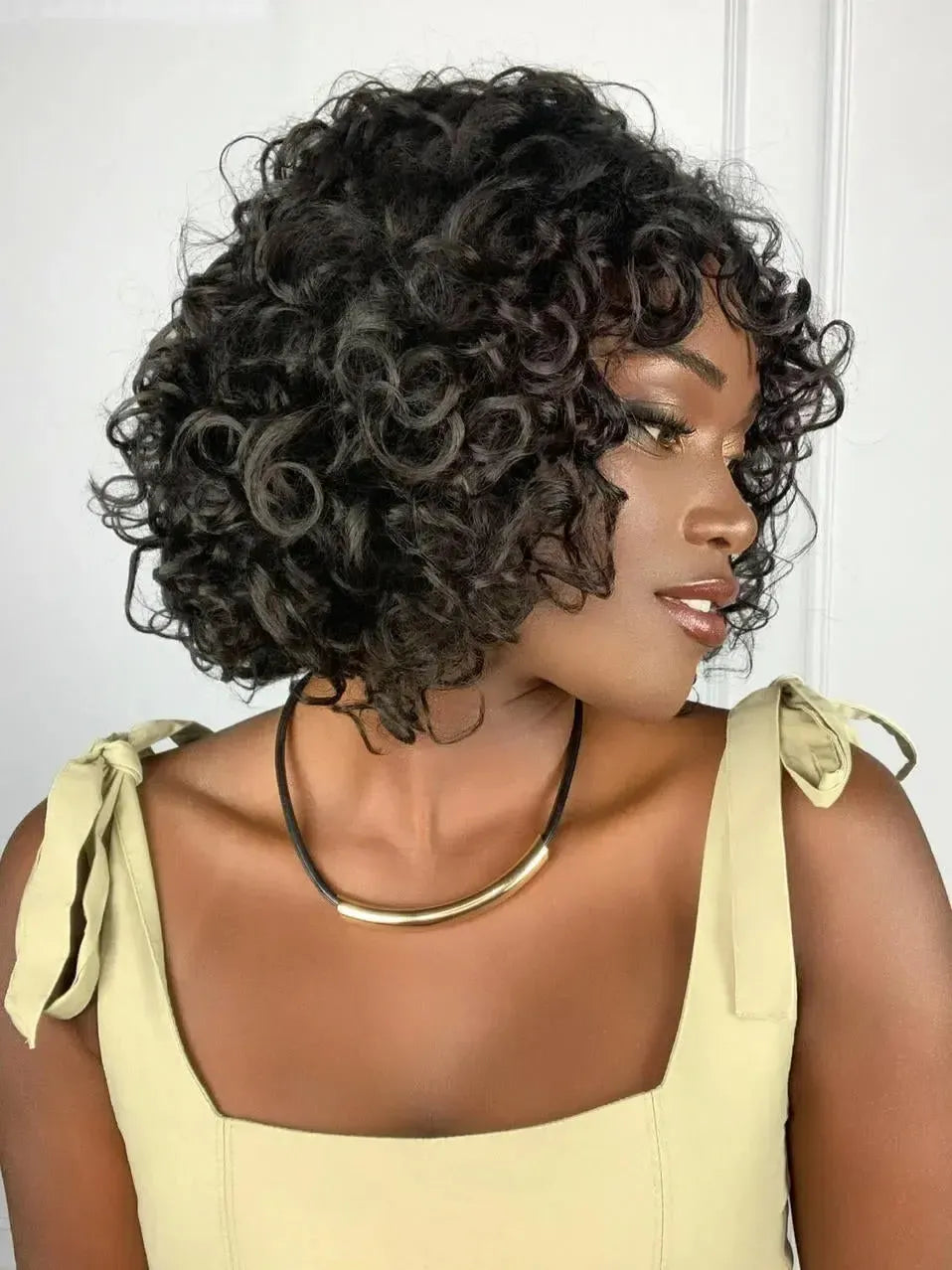 Wig Mila Castanho Escuro Cacheada