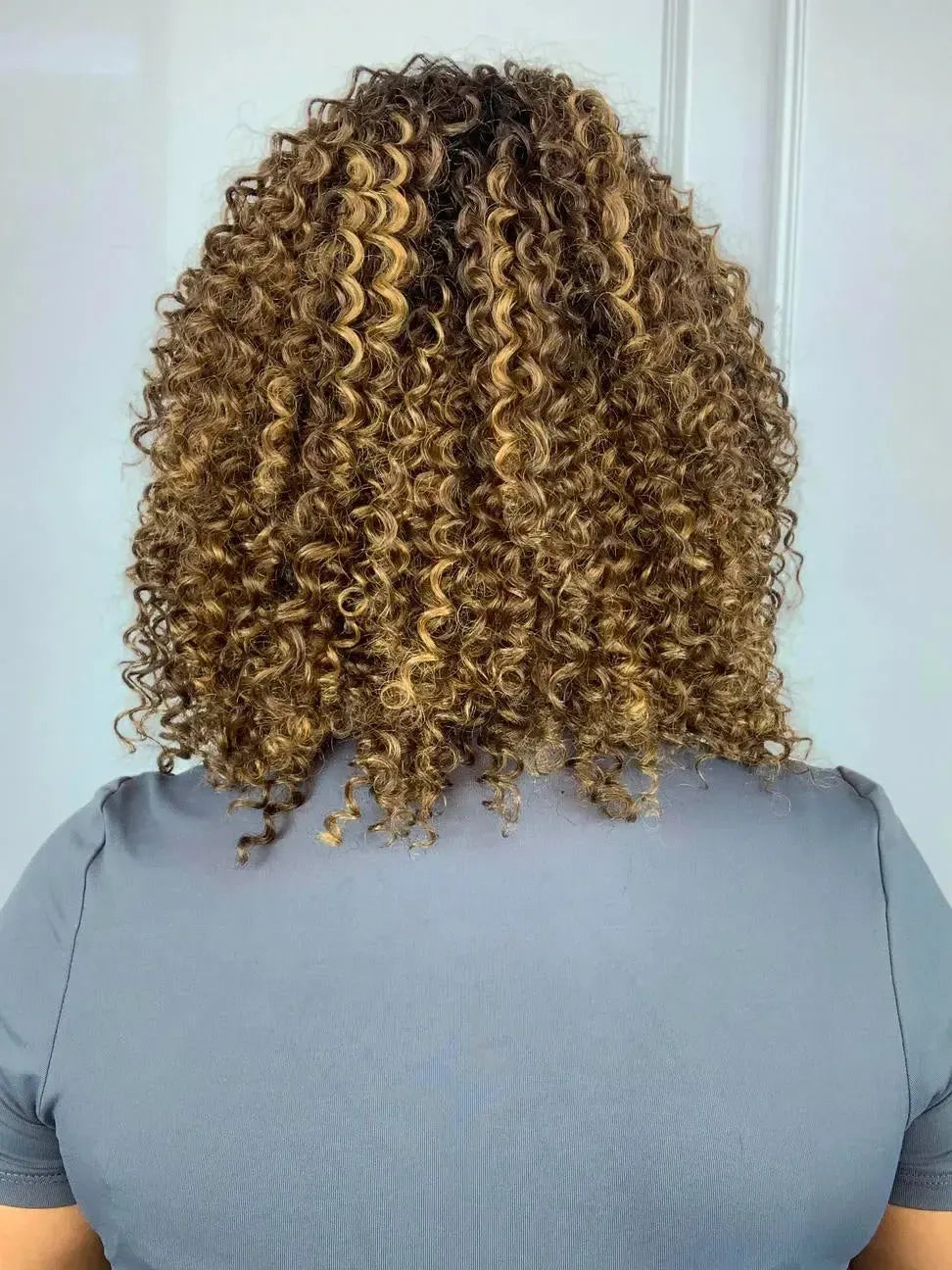 Wig Nimiane Castanho Luzes Cacheada