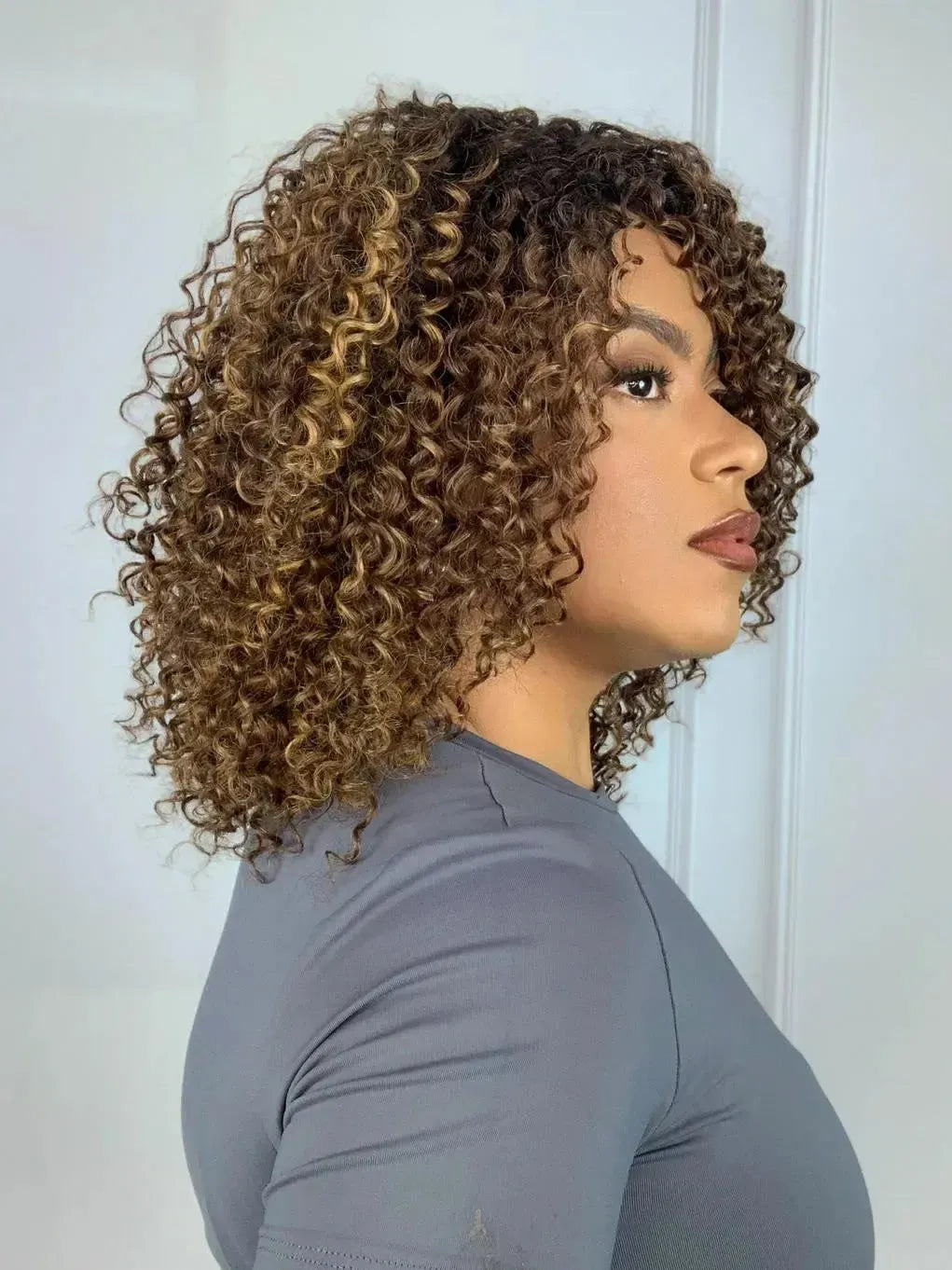 Wig Nimiane Castanho Luzes Cacheada