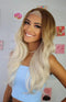 Lace Front Angelina Loiro com Raiz Loiro Castanho Ondulada 65cm