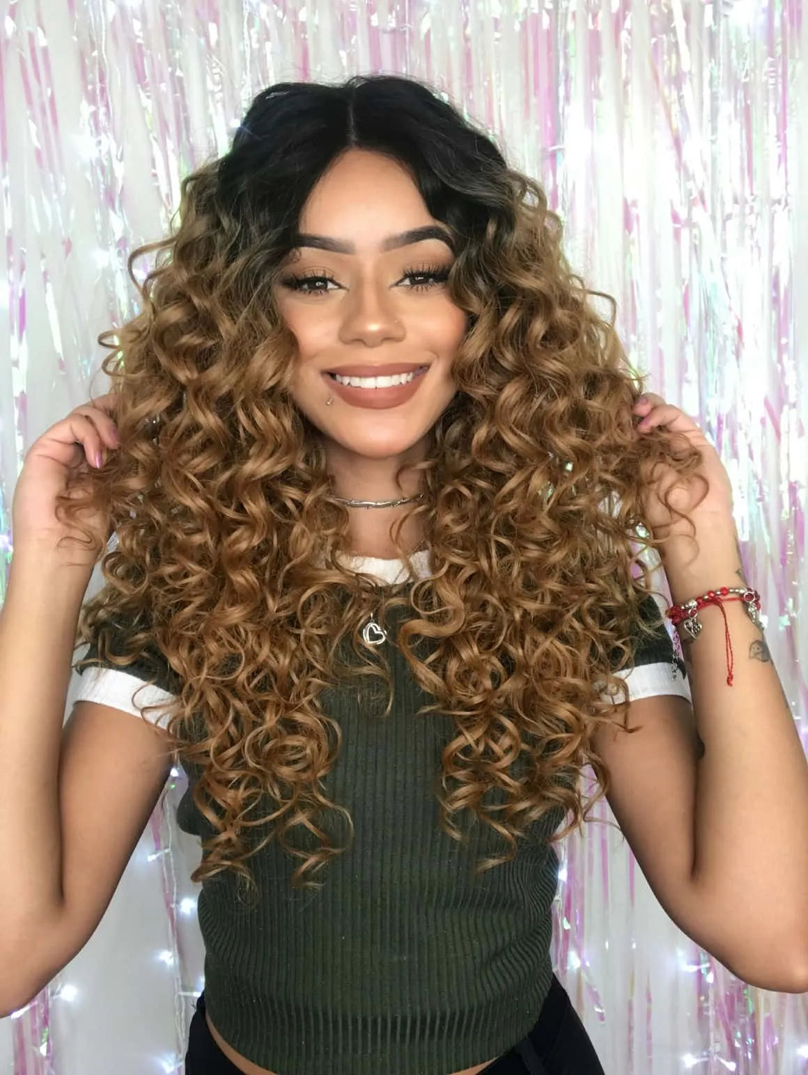 Lace Front Ariana Castanho com Raiz Preta Cacheada