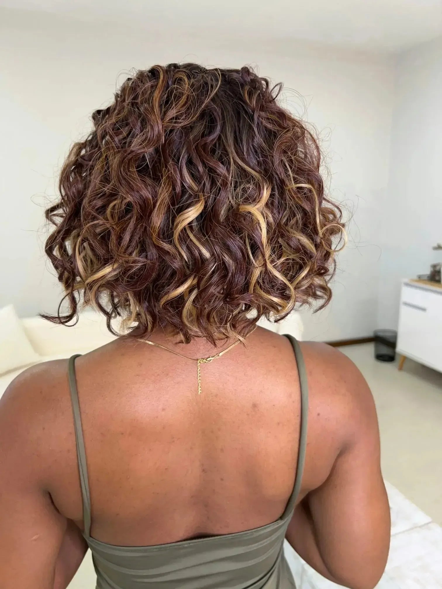 Lace Front Babi Castanho com Luzes Cacheada Ondulada