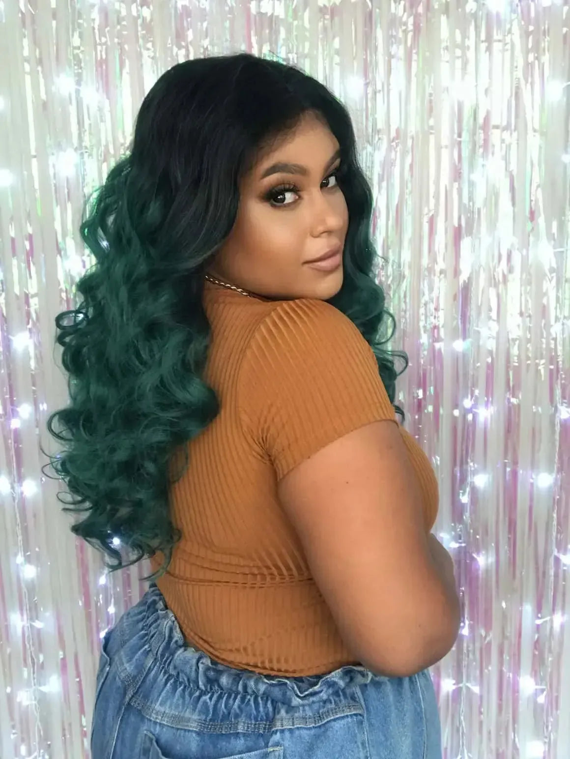 Lace Front Dezinia Verde com Raiz Preta Ondulada Cachos 65cm - Repartição Livre 13x3
