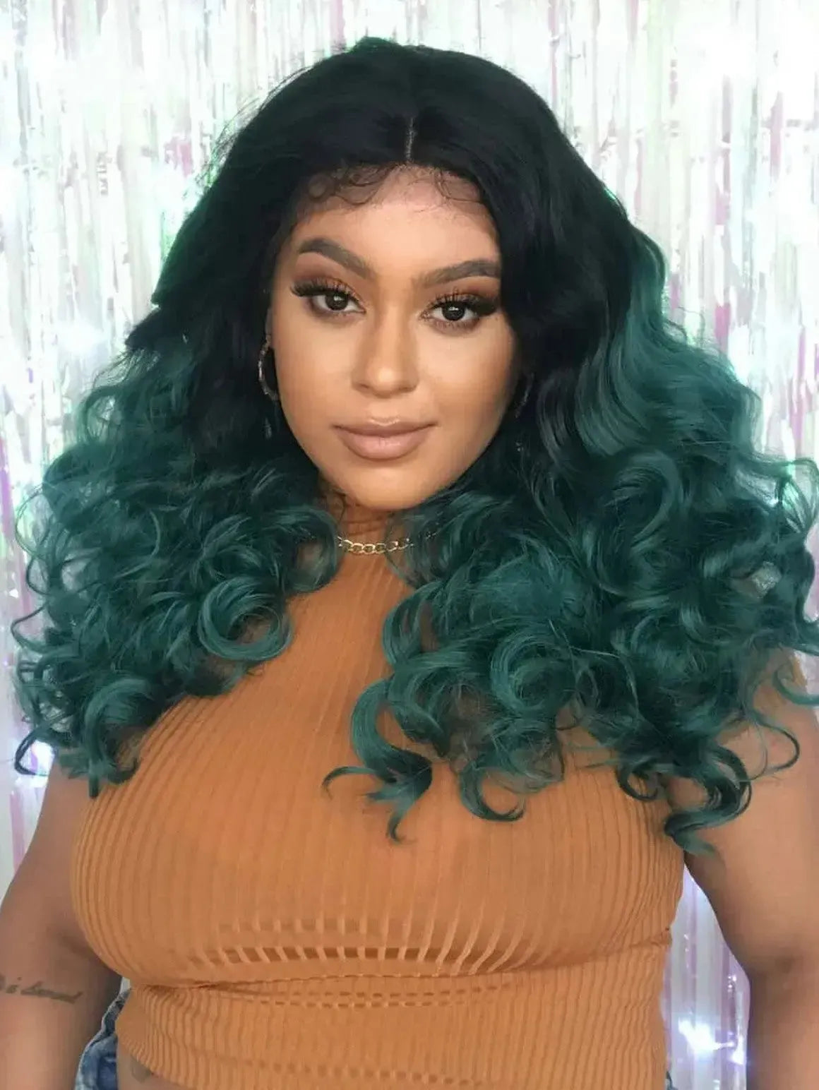 Lace Front Dezinia Verde com Raiz Preta Ondulada Cachos 65cm - Repartição Livre 13x3