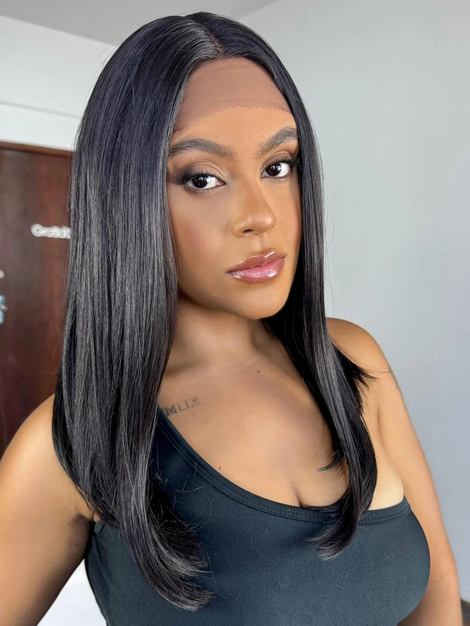 Lace Front Dominick Castanho Escuro Lisa Longbob 50cm