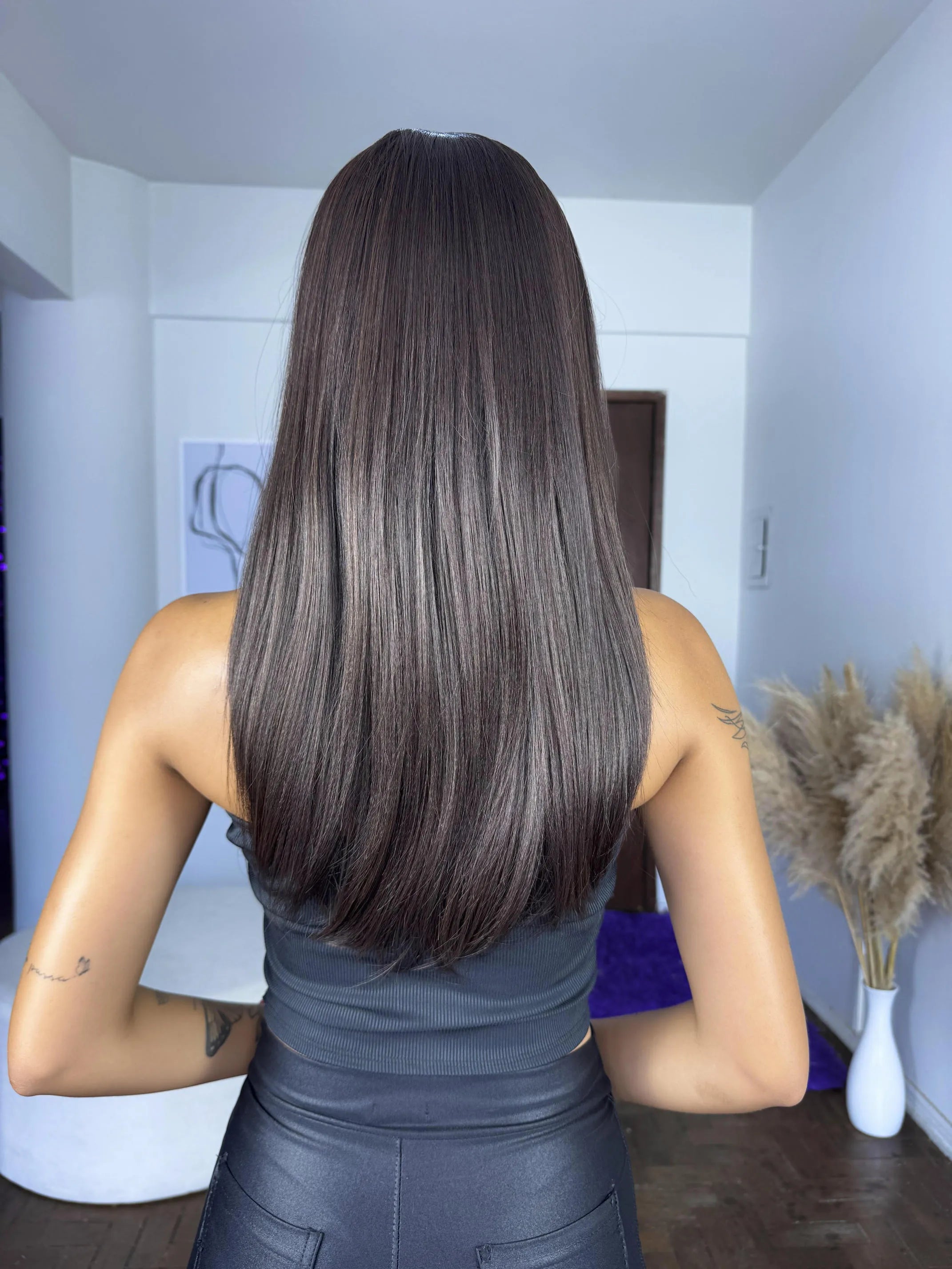 Lace Front Erica Castanho com Luzes Leves