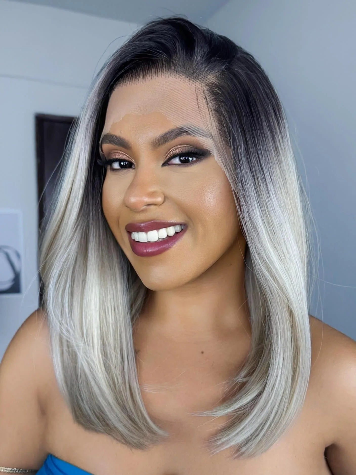 Lace Front HD Cassandra Loira Raiz Esfumada - Repartição Livre 13x4