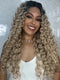 Lace Front Janaina Loira com Raiz Preta Cacheada