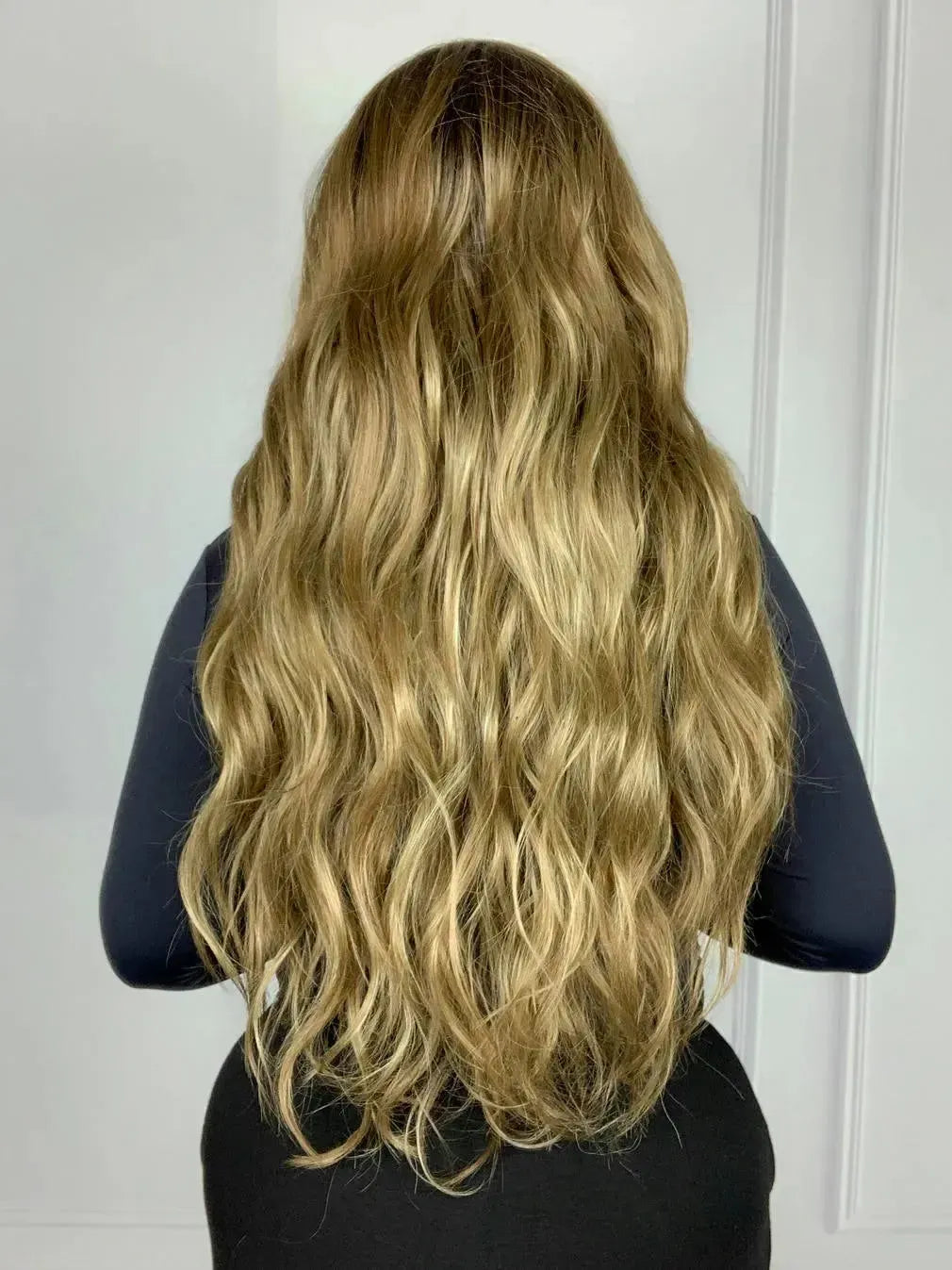 Lace Front Joanna Loira Raiz Castanha Ondulada 70cm 16A - Repartição Livre 13x4