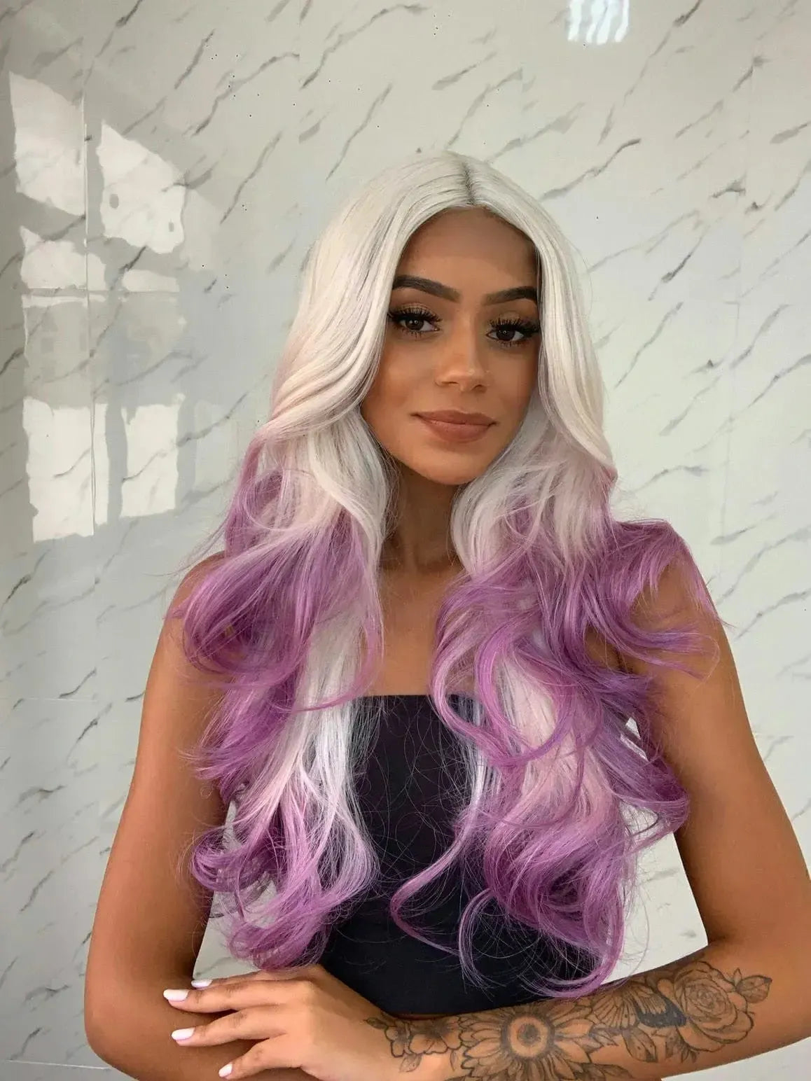 Lace Front Kimberly Branca Pontas Roxas Ondulada