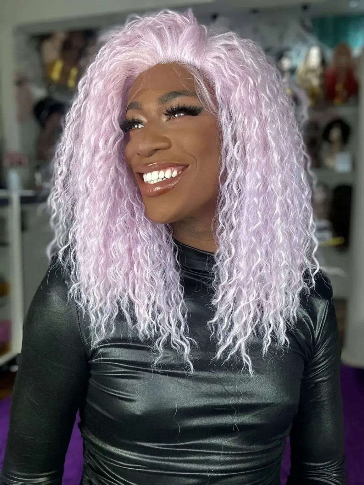 Lace Front Lavanda Missouri Cacheada Roxa - It's a Wig (Gringa)