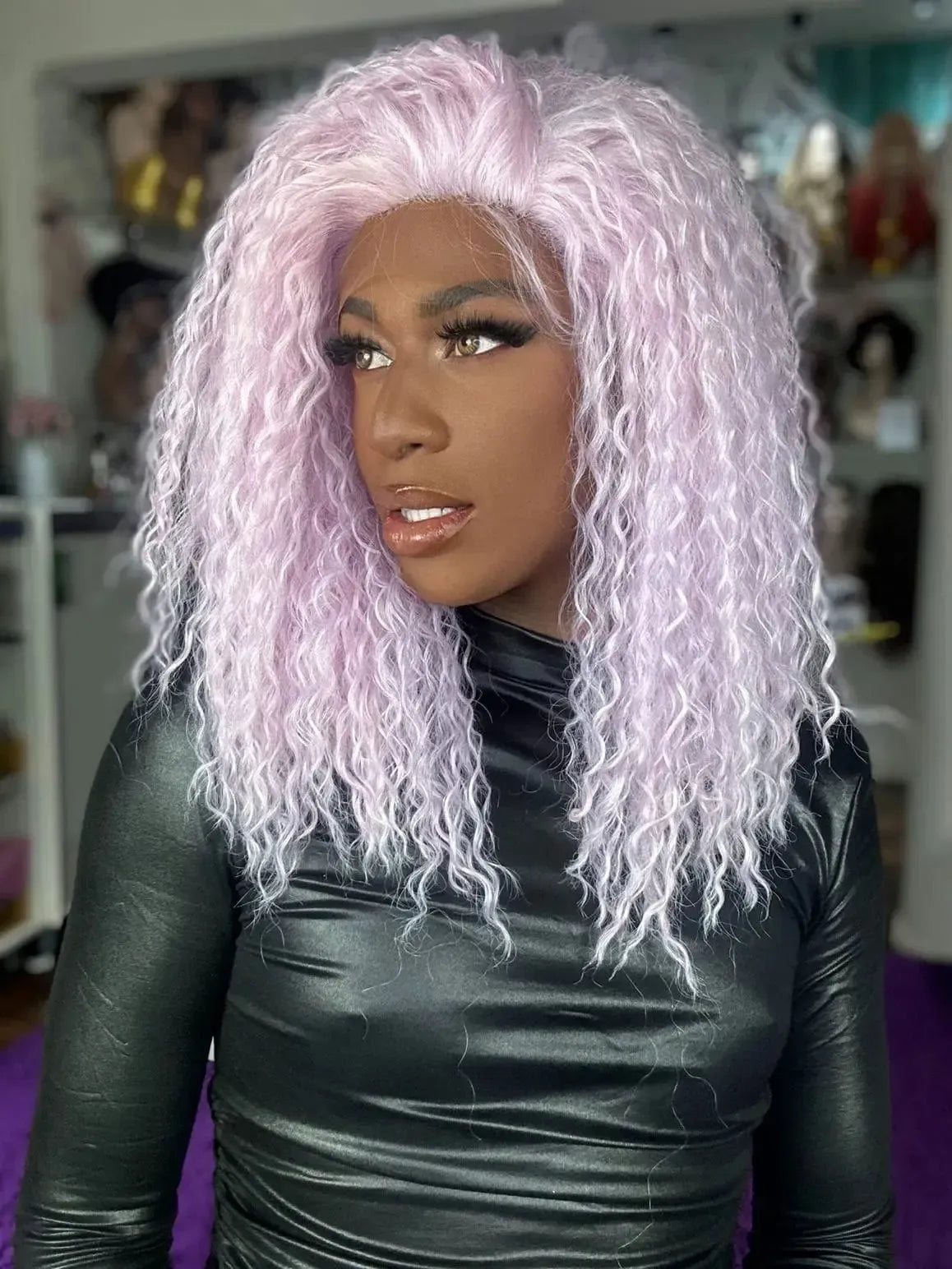 Lace Front Lavanda Missouri Cacheada Roxa - It's a Wig (Gringa)