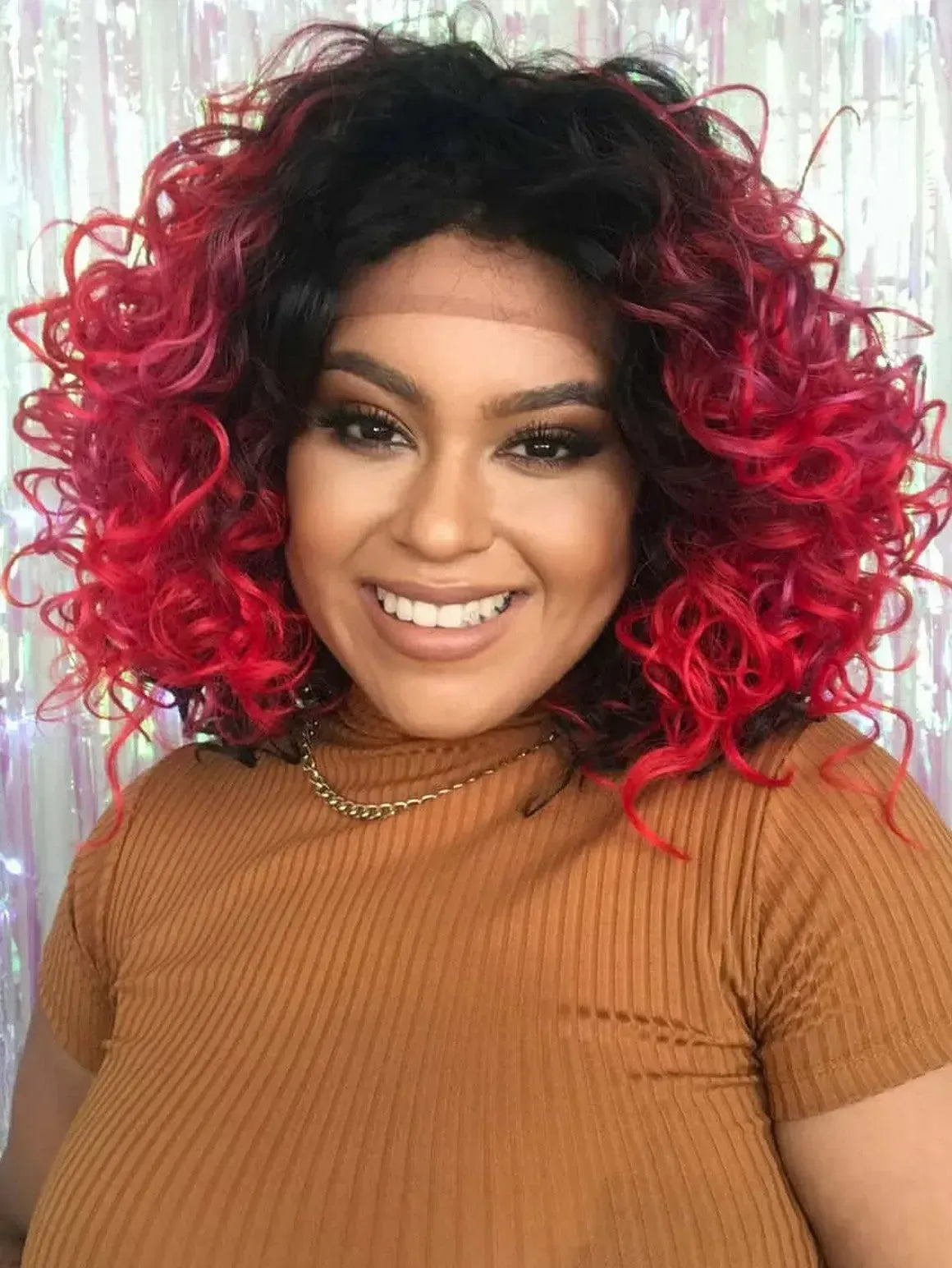 Lace Front Nanty Vermelha Com Mechas Rosas e Raiz Preta Cacheada 45 cm