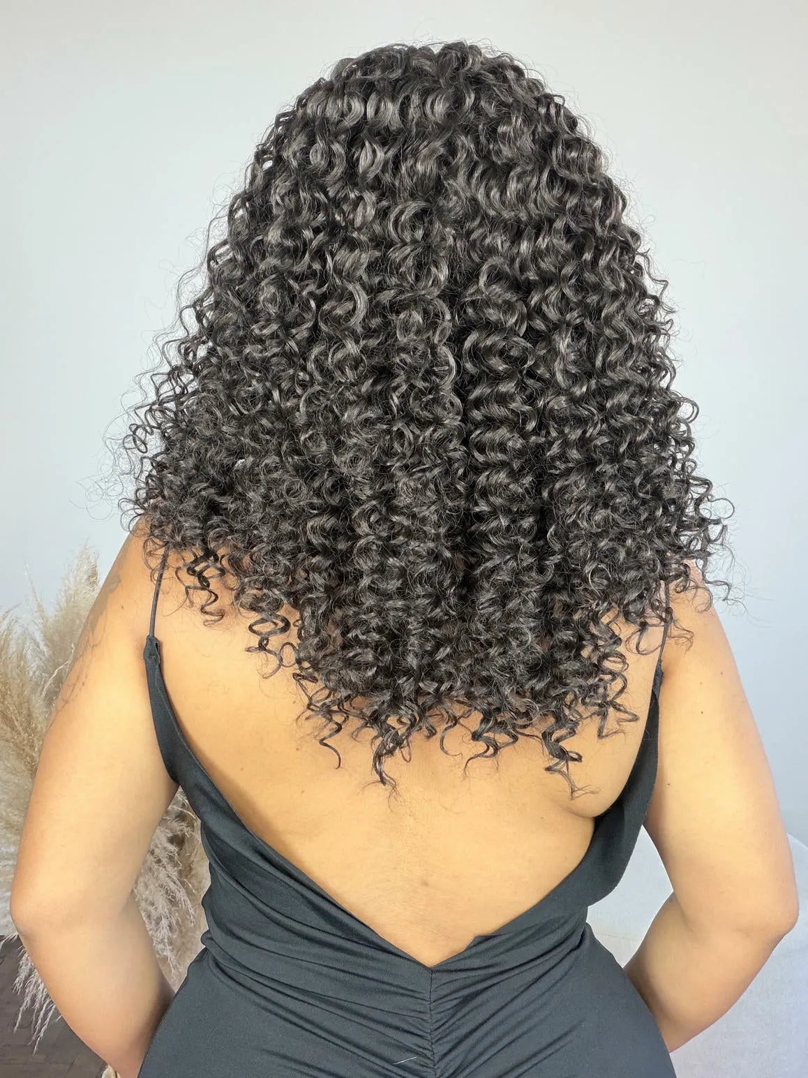 Lace Front Tela HD Valeria Castanho 4 Cacheada - Repartição Livre 13x4