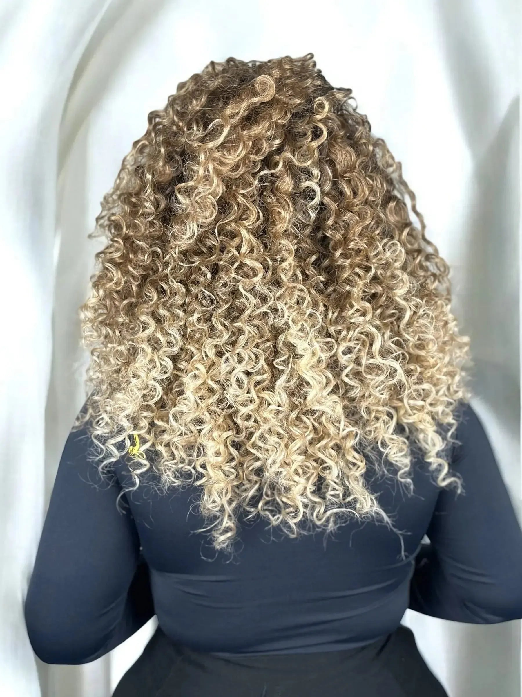 Lace Front Tela HD Valeria Loira Cacheada Repartição Livre 13x4