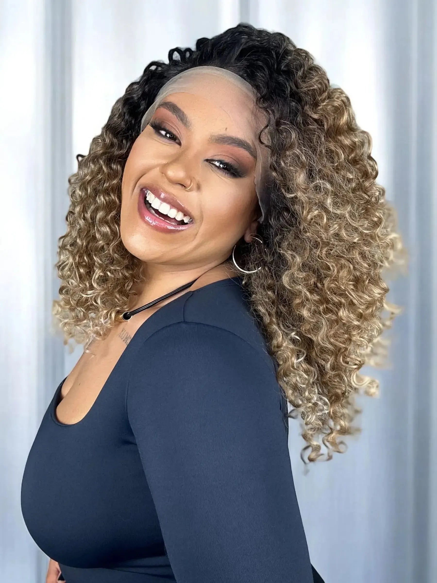 Lace Front Tela HD Valeria Loira Cacheada Repartição Livre 13x4