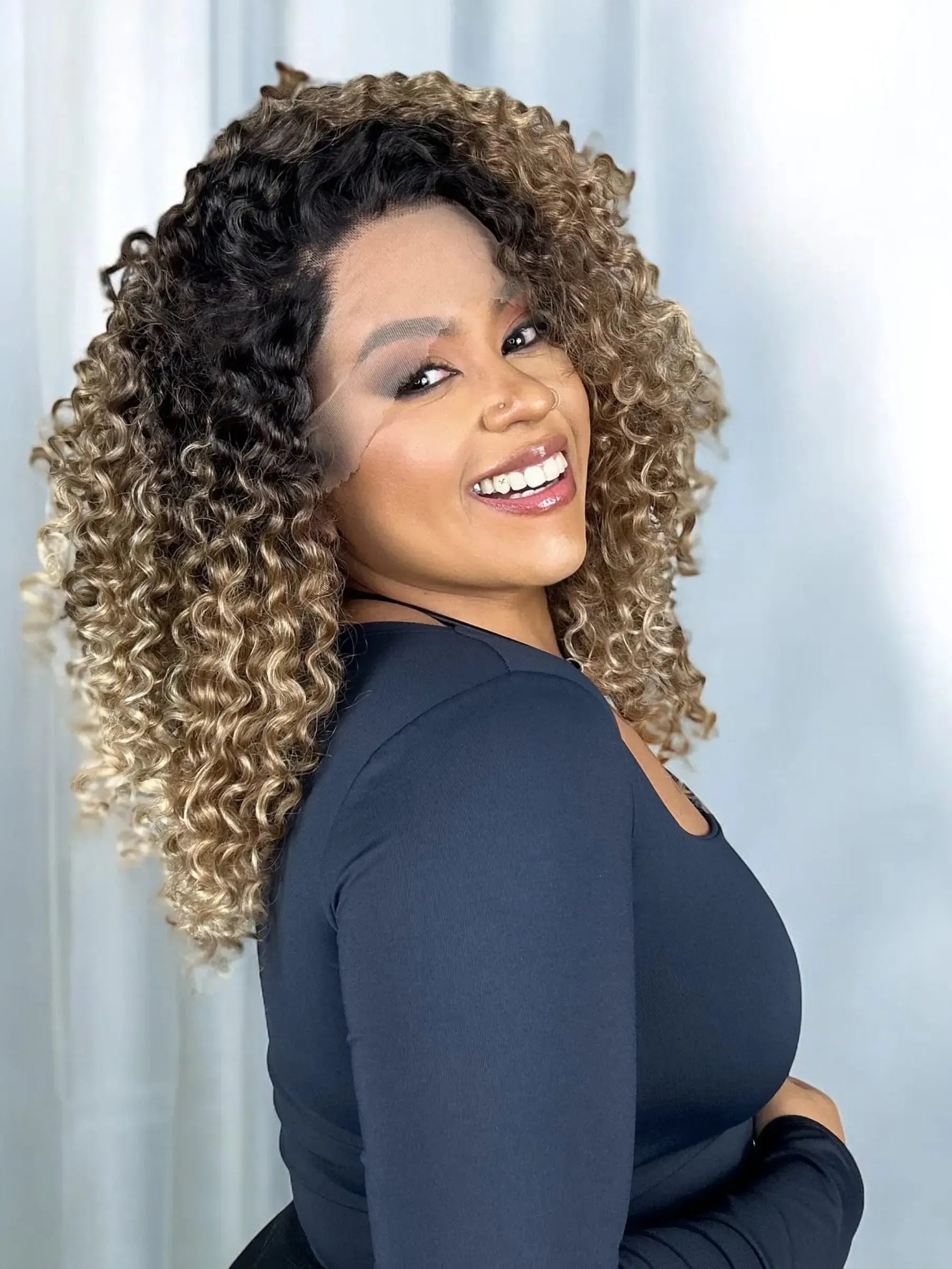 Lace Front Tela HD Valeria Loira Cacheada Repartição Livre 13x4