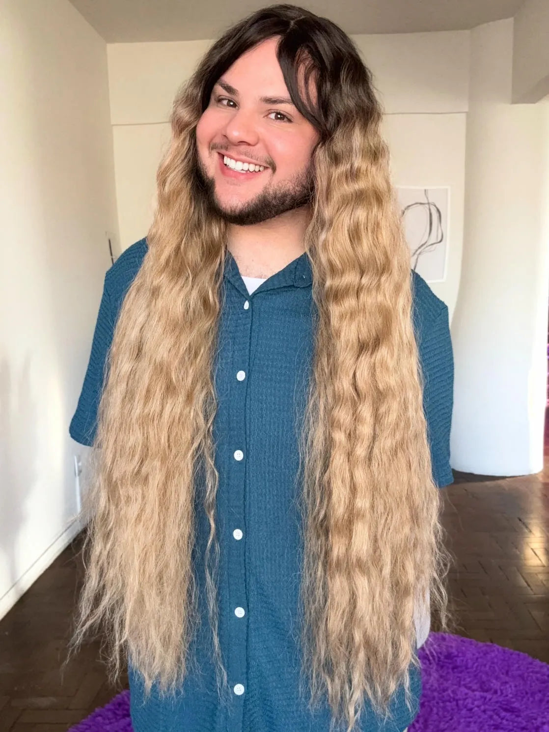 Peruca Jasmin Loira com Franja Ondulada