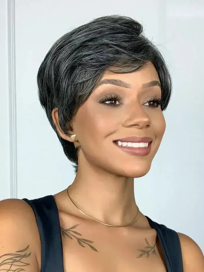 Peruca Paloma Grisalha Curta