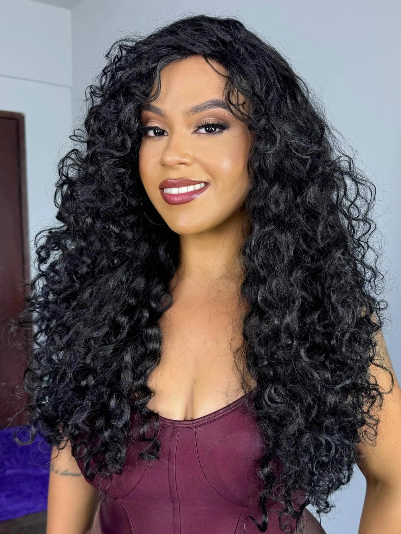 Peruca Portia Castanho Escuro Cacheada