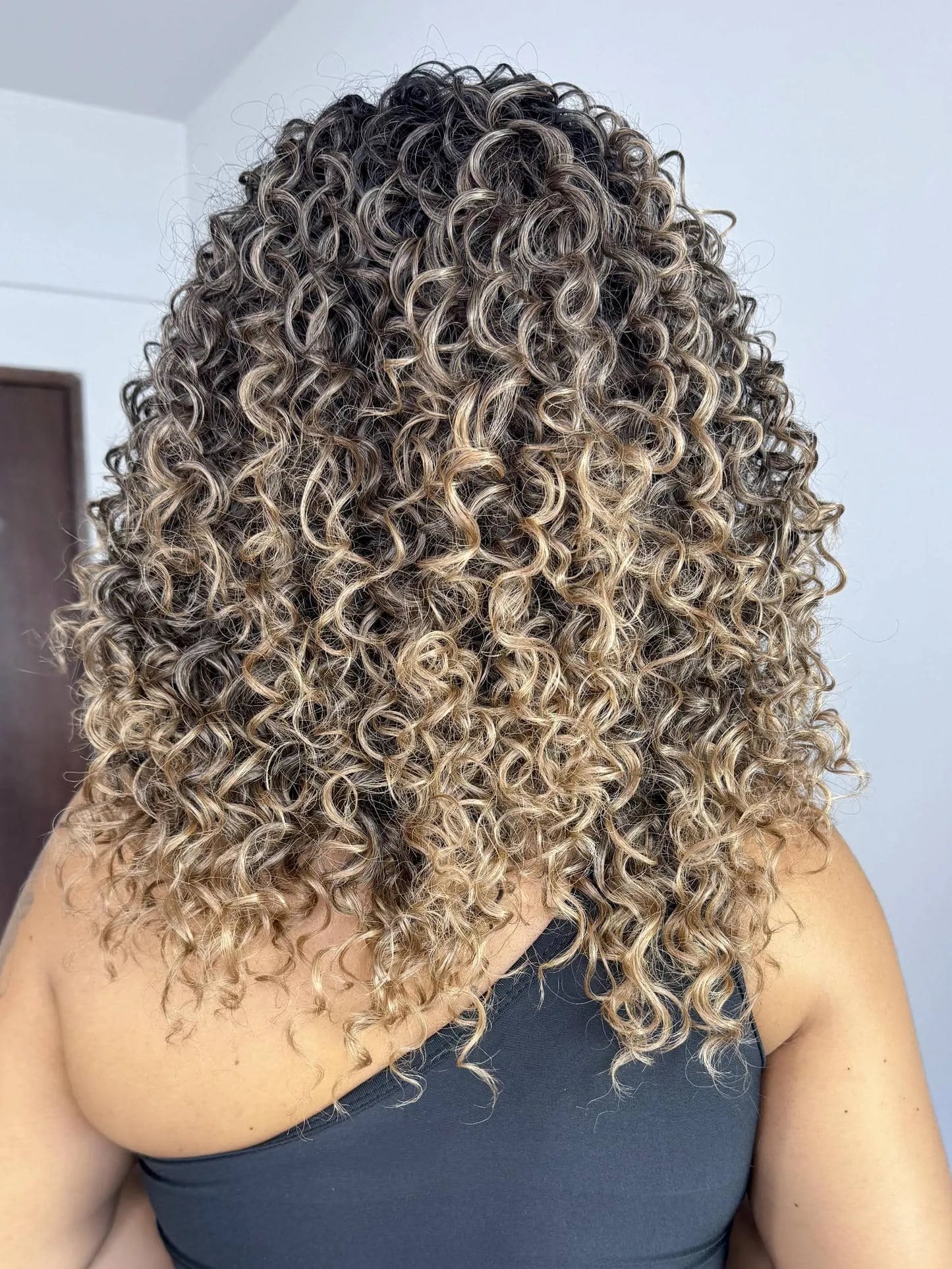 Peruca Tuca Cacheada Castanho 8/30