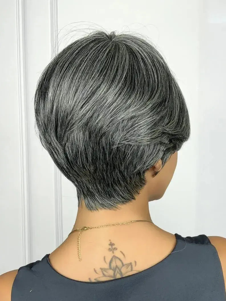 Peruca Wig Erika Grisalha Curta