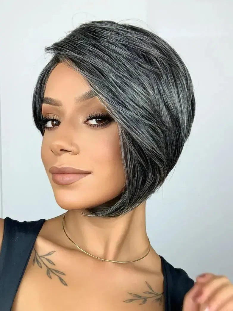 Peruca Wig Erika Grisalha Curta