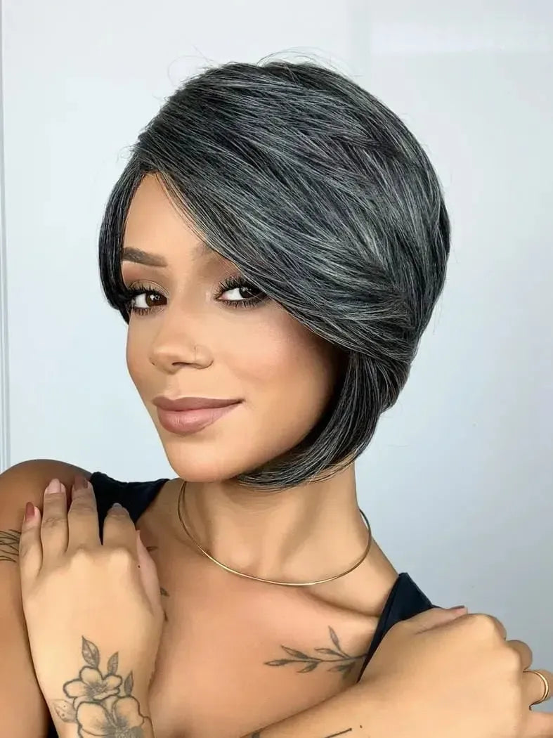 Peruca Wig Erika Grisalha Curta