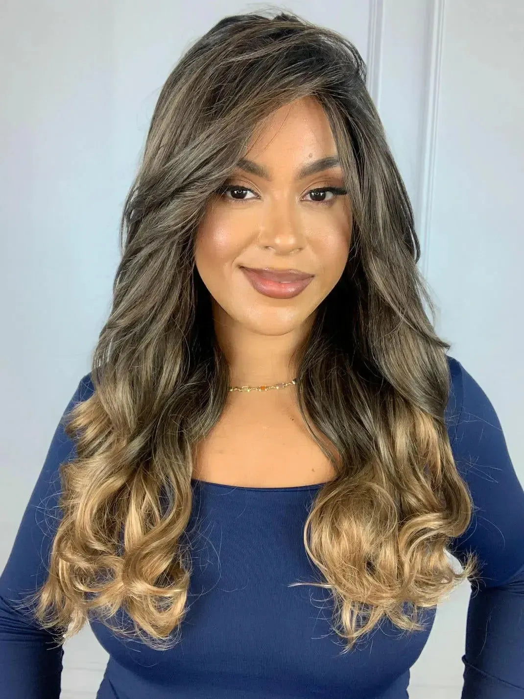 Wig Xavia 8/30 Loira Castanha Ondulada Franja